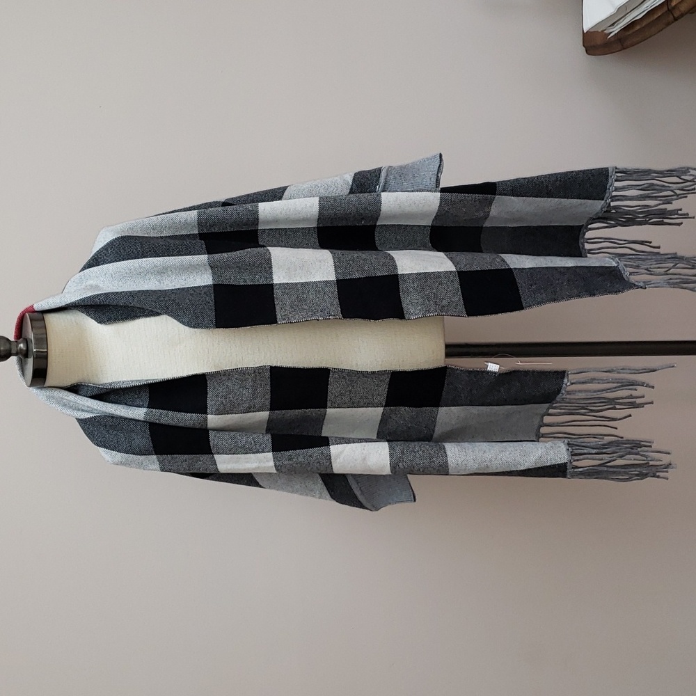 NWT Gray, Black, and Red Plaid Fringe Shawl Poncho